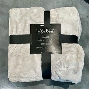Ralph Lauren Full Queen Light Gray Micromink Fleece Blanket Quiet Grey Silver.